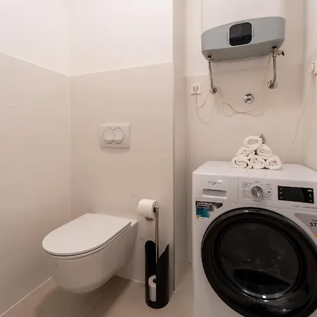Lu Apartment *
