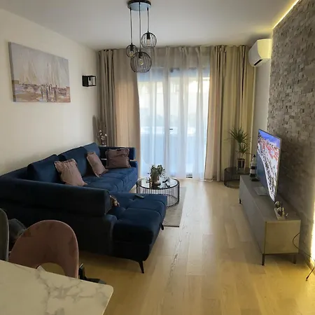 Lu Apartment *